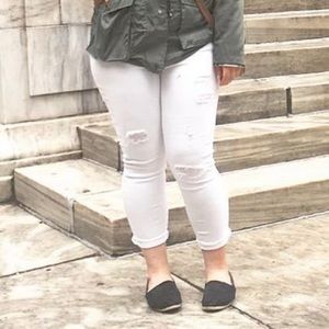 Levi’s cropped 711 women’s skinny jeans (white)